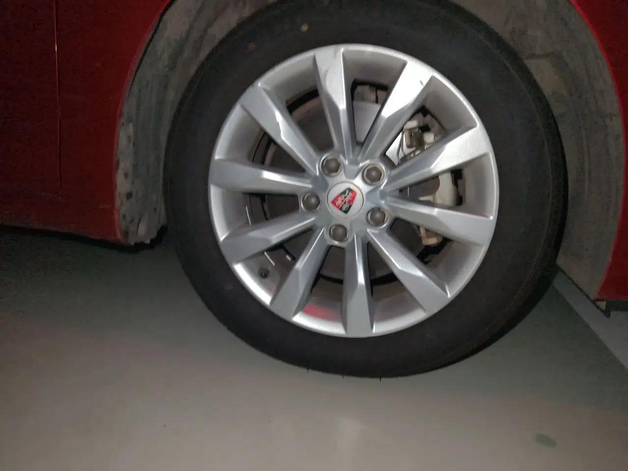 Roewe i6 New Energy 2017 45T Hybrid Connect & Smart Enjoyment Edition — миниатюра 8
