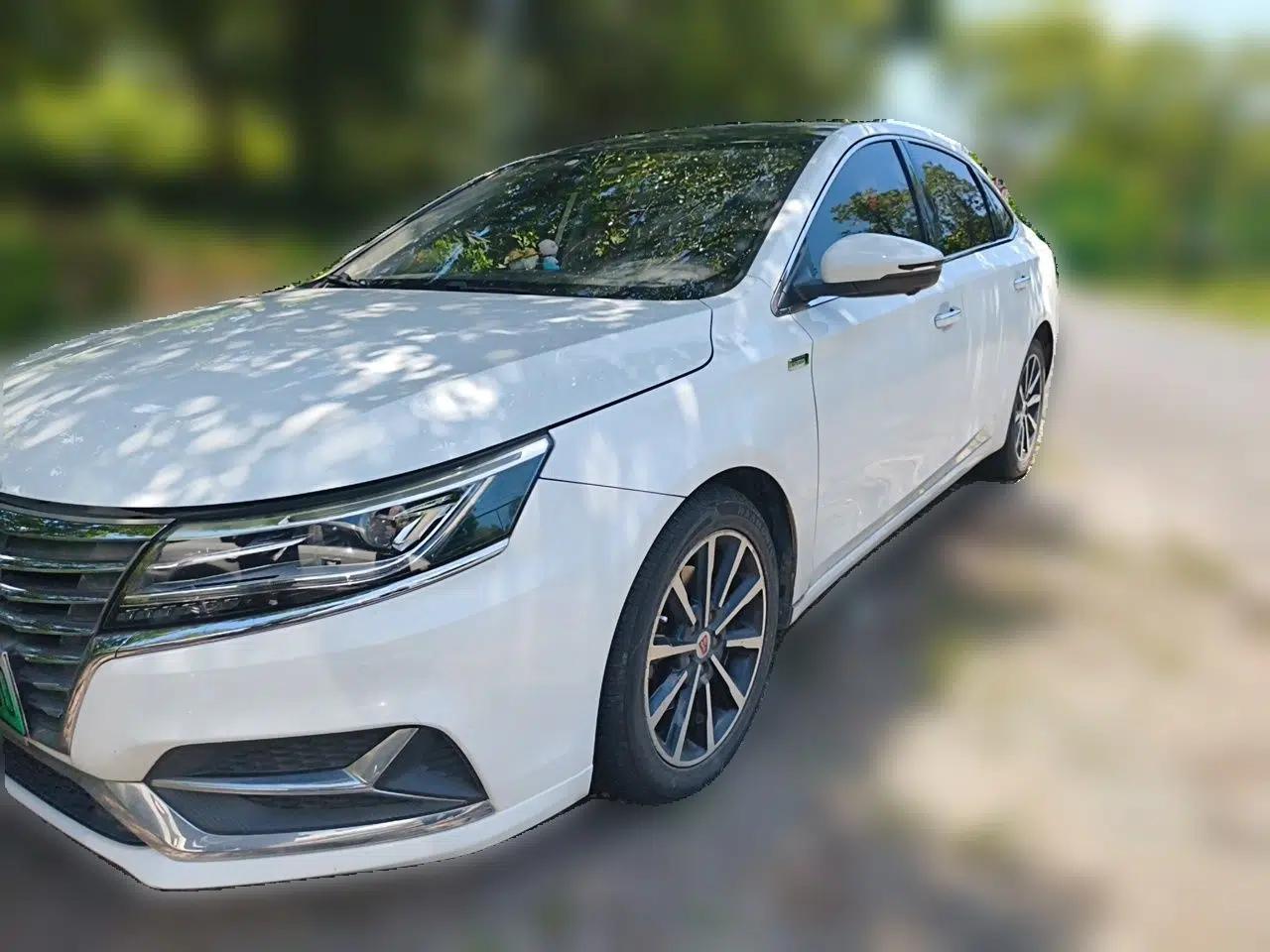Roewe i6 New Energy 2017 45T Hybrid Connective Smart Luxury Edition — миниатюра 1
