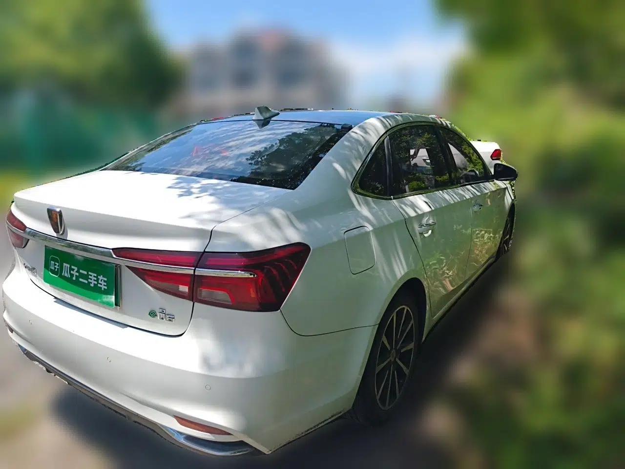 Roewe i6 New Energy 2017 45T Hybrid Connective Smart Luxury Edition — миниатюра 6