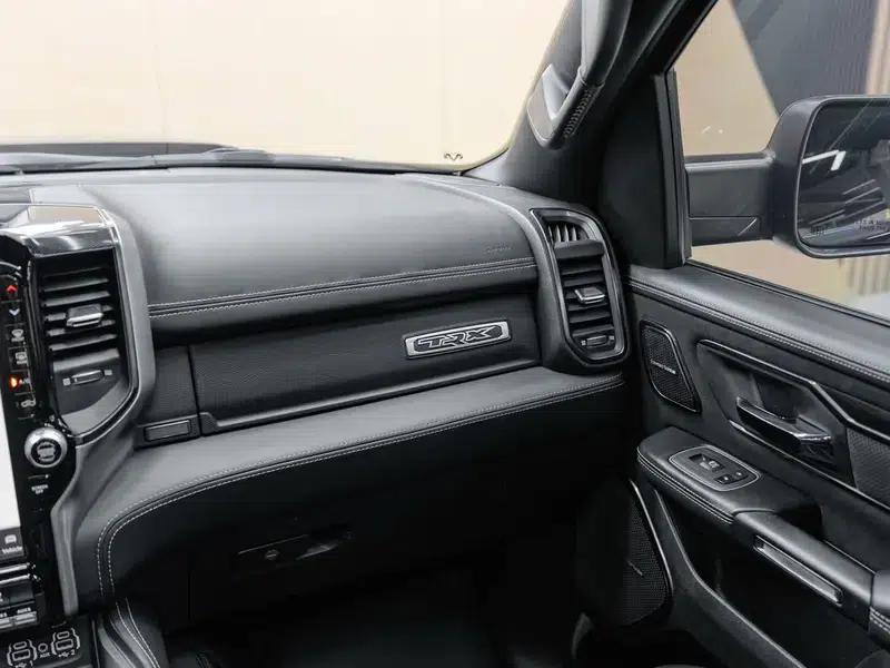 RAM 1500 Rev 2022 6.2T Automatic 4WD 5-Seater Parallel Import — миниатюра 6
