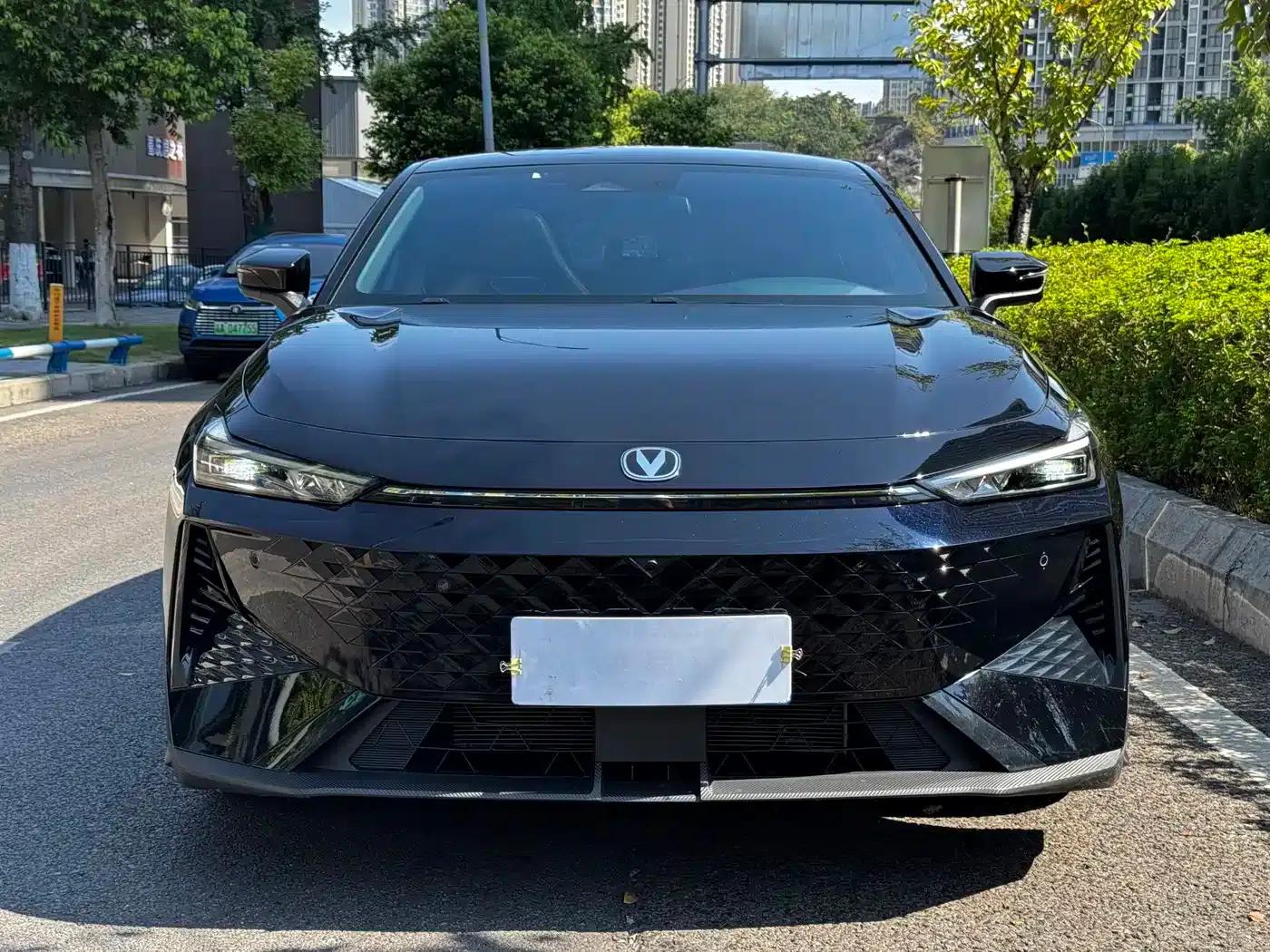 Changan UNI-V 2024 1.5T Premium Edition — миниатюра 2