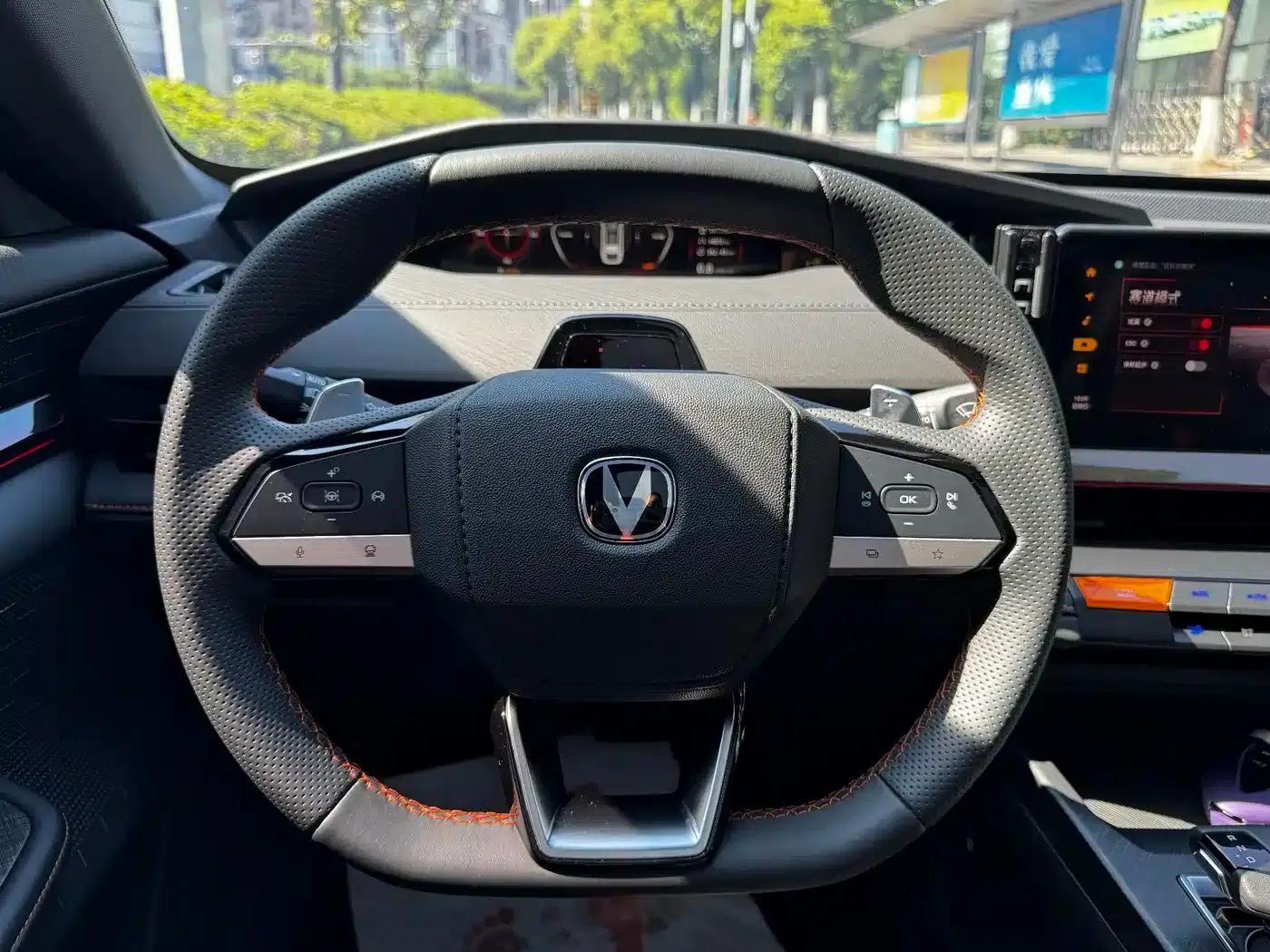 Changan UNI-V 2024 1.5T Premium Edition — миниатюра 16