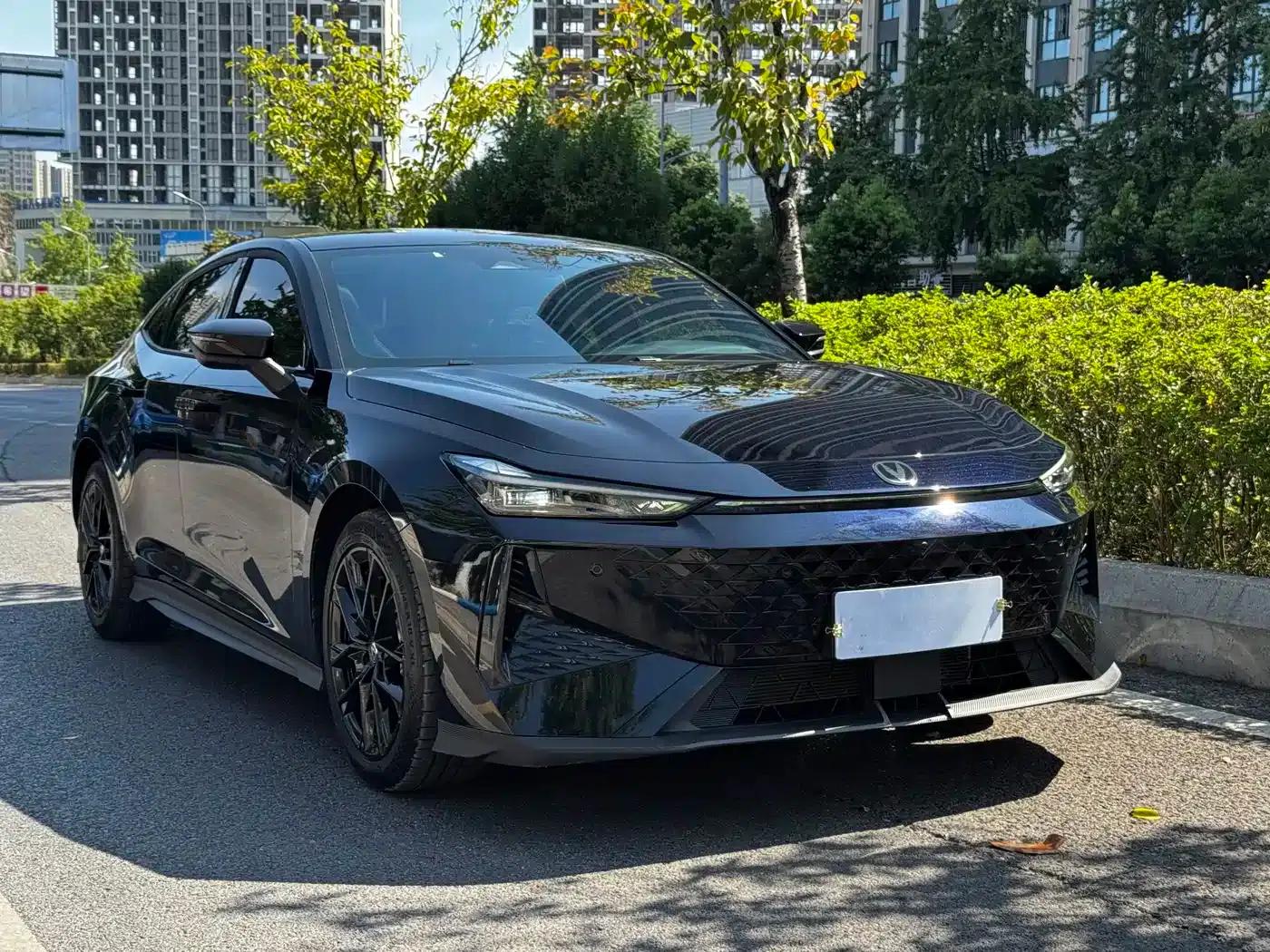 Changan UNI-V 2024 1.5T Premium Edition — миниатюра 3