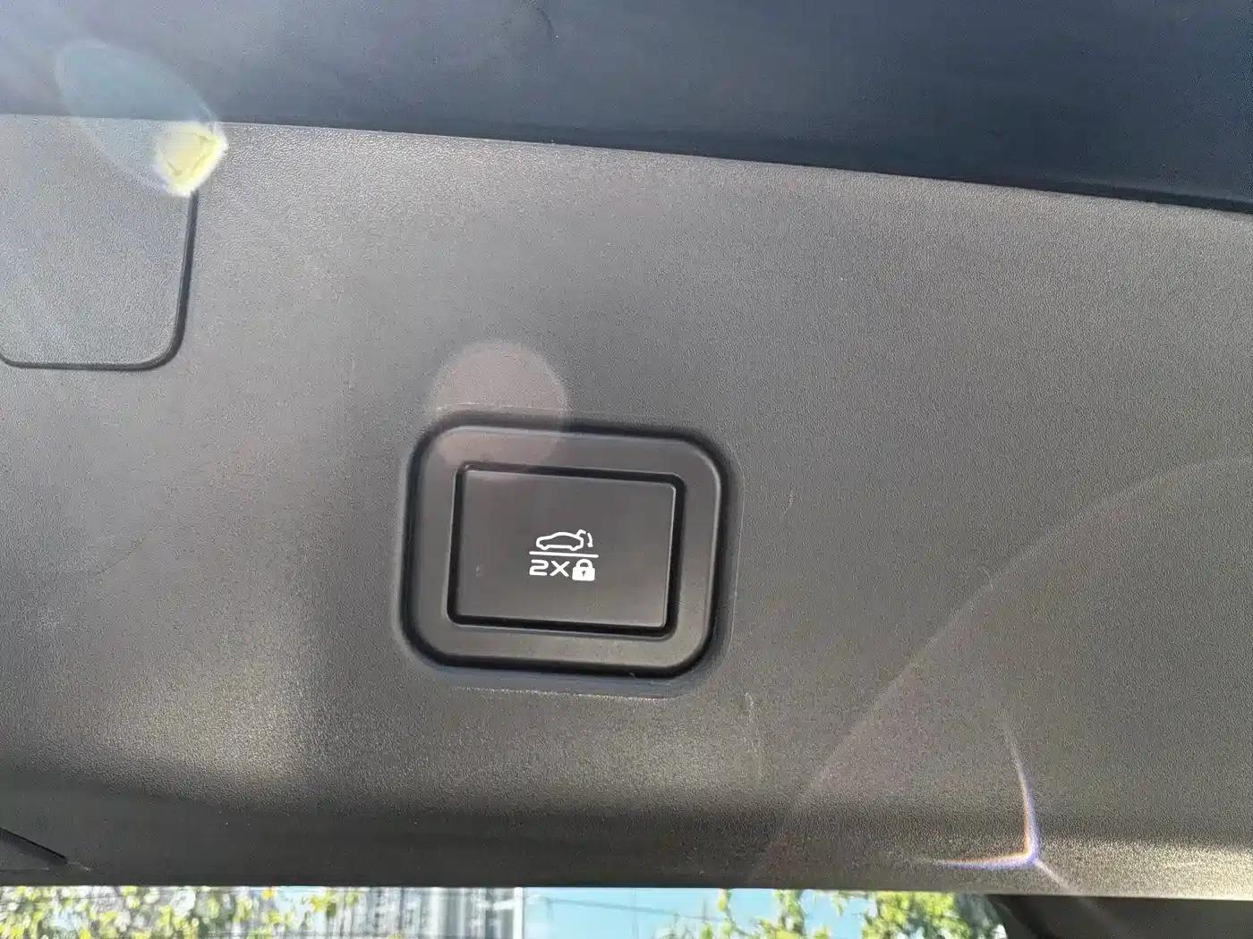 Changan UNI-V 2024 1.5T Premium Edition — миниатюра 27