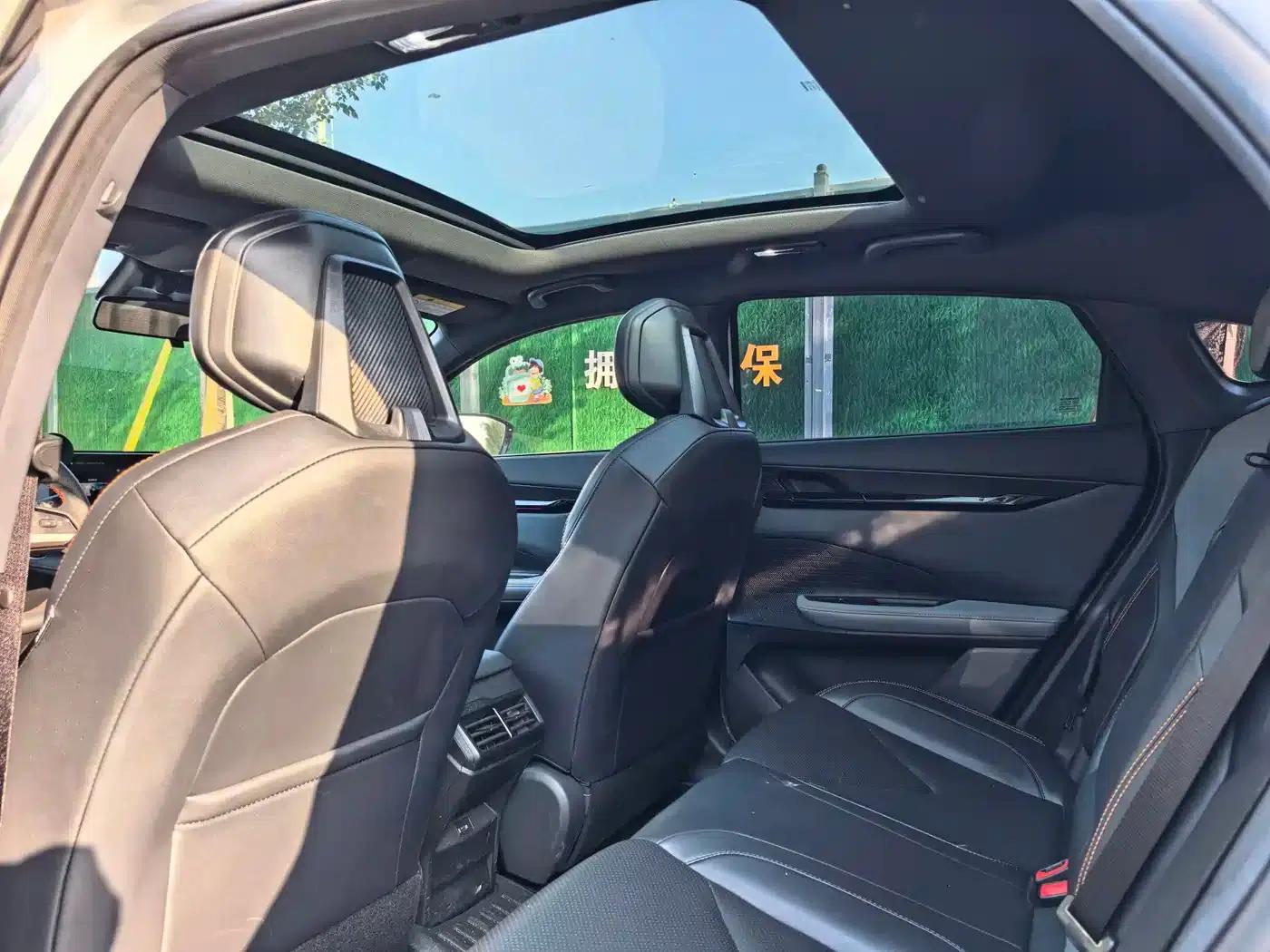 Changan UNI-V 2022 1.5T Premium Edition — миниатюра 3