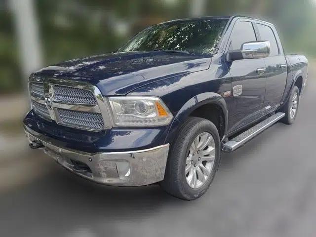 RAM Trucks Dodge Ram, automatic transmission, 5.7-liter engine, with a sunroof.