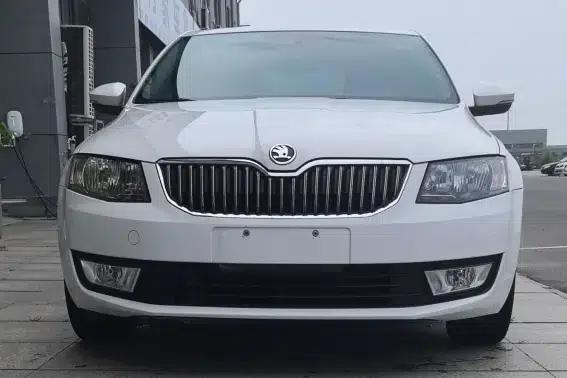 Octavia 2015 1.6L Automatic Elegance Edition — миниатюра 2