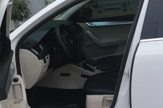 Octavia 2015 1.6L Automatic Elegance Edition — миниатюра 12