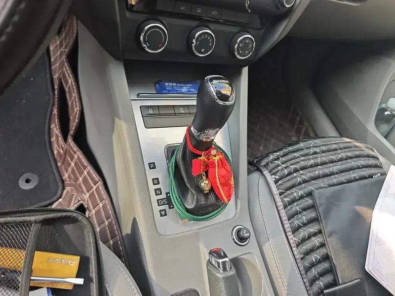 Octavia 2015 1.6L Automatic Elite Edition — миниатюра 9