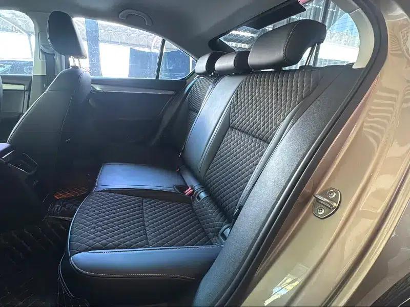 Octavia 2018 1.6L Automatic Luxury Edition — миниатюра 12
