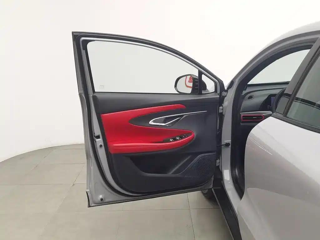 Changan UNI-T 2020 1.5T Premium Edition — миниатюра 8