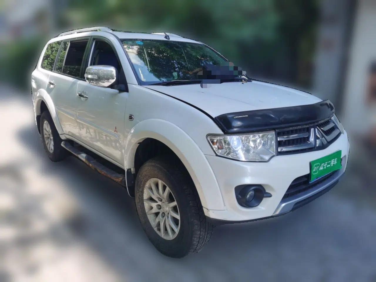 Mitsubishi Pajero Sport 2013 3.0L Automatic 4x4 Flagship Edition — миниатюра 3
