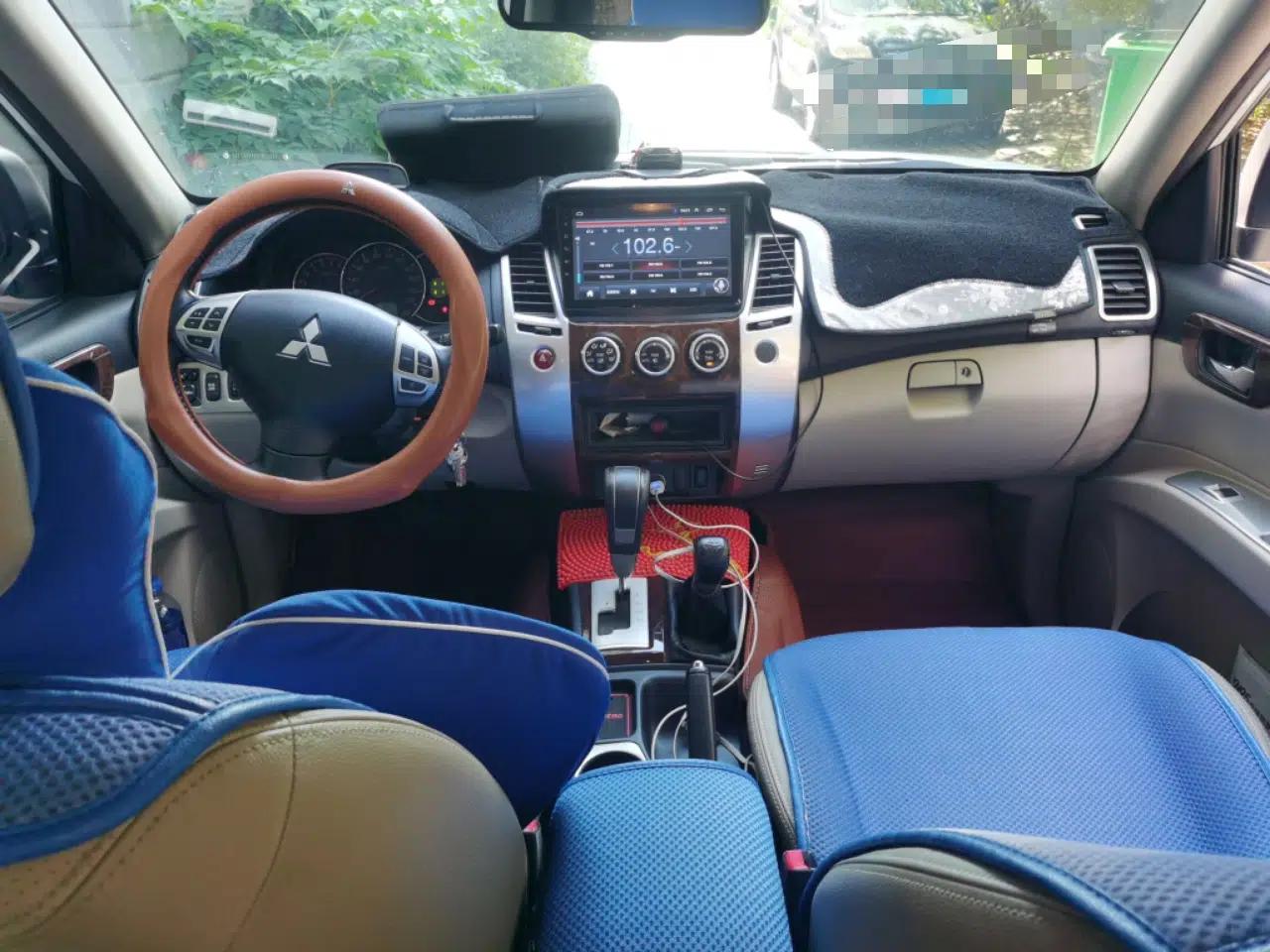 Mitsubishi Pajero Sport 2013 3.0L Automatic 4x4 Flagship Edition — миниатюра 9