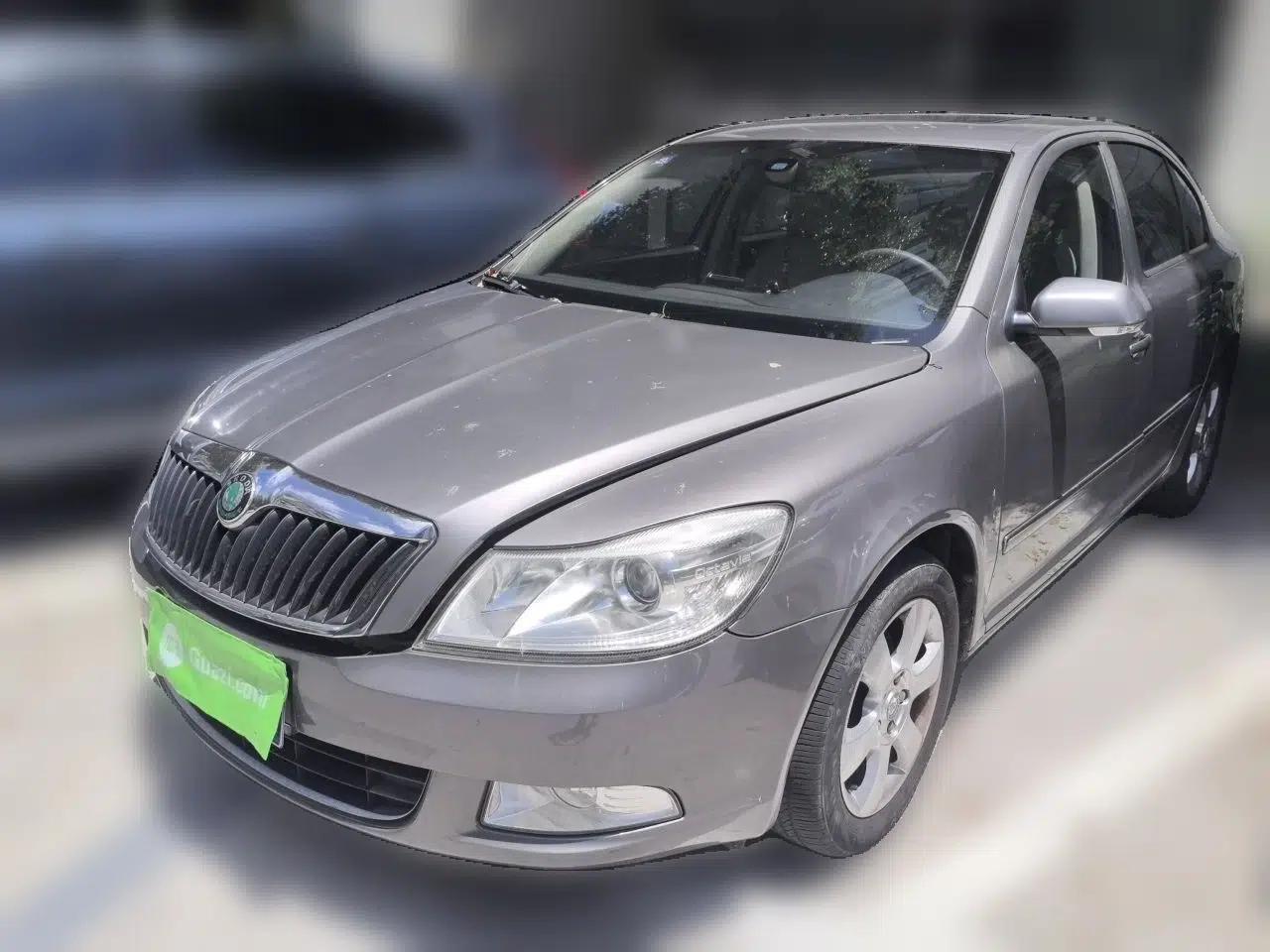 Skoda Octavia 2010 1.6L Automatic Eado Edition — миниатюра 1