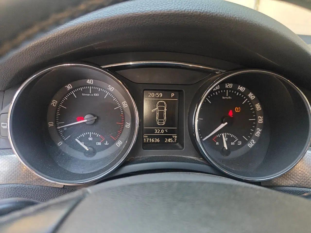 Skoda Superb 2012 1.4TSI DSG Elegant Edition — миниатюра 11