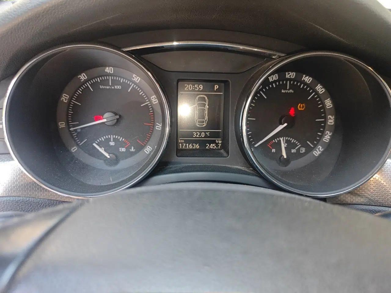 Skoda Superb 2012 1.4TSI DSG Elegant Edition — миниатюра 12