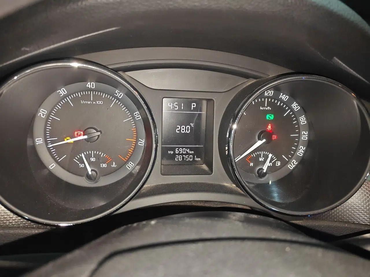 Skoda Superb 2012 1.4TSI DSG Zhiya Edition — миниатюра 11