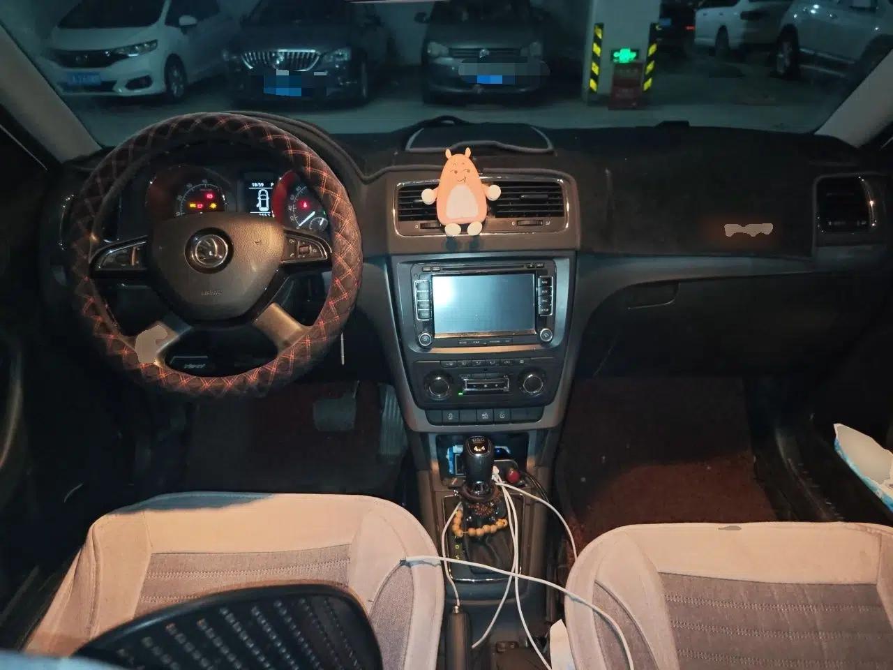 Skoda Yeti 2014 1.8TSI DSG Polar Edition — миниатюра 9