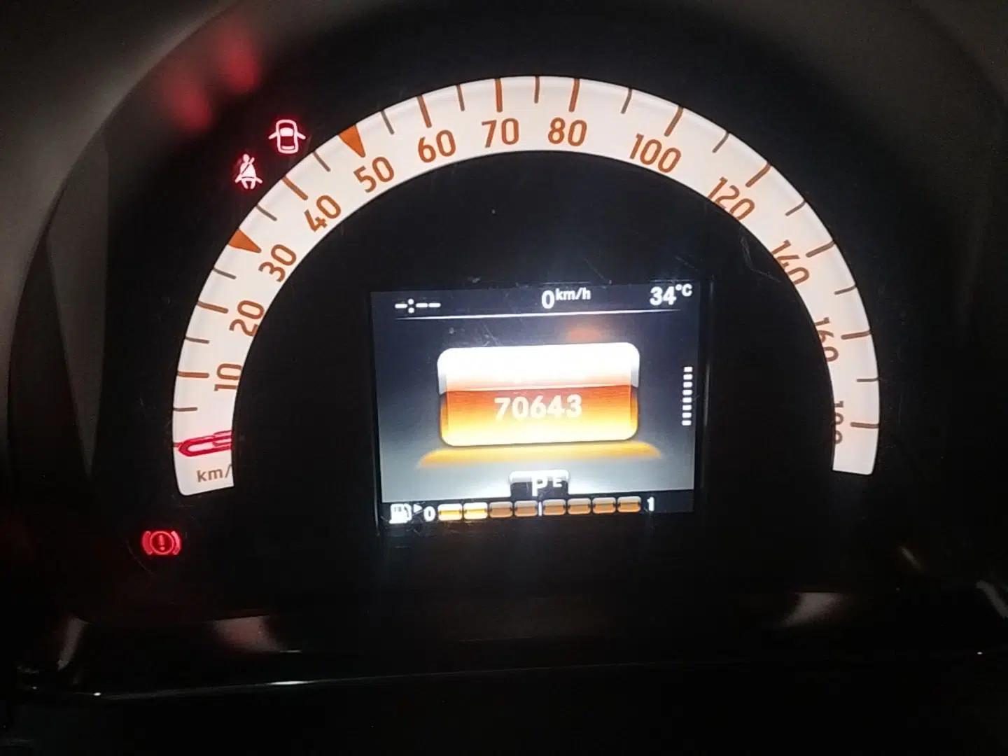 smart forfour 2016 0.9T 66 kW Pioneer Edition — миниатюра 14