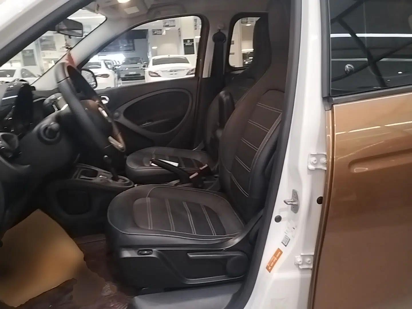 smart forfour 2016 0.9T 66 kW Pioneer Edition — миниатюра 17
