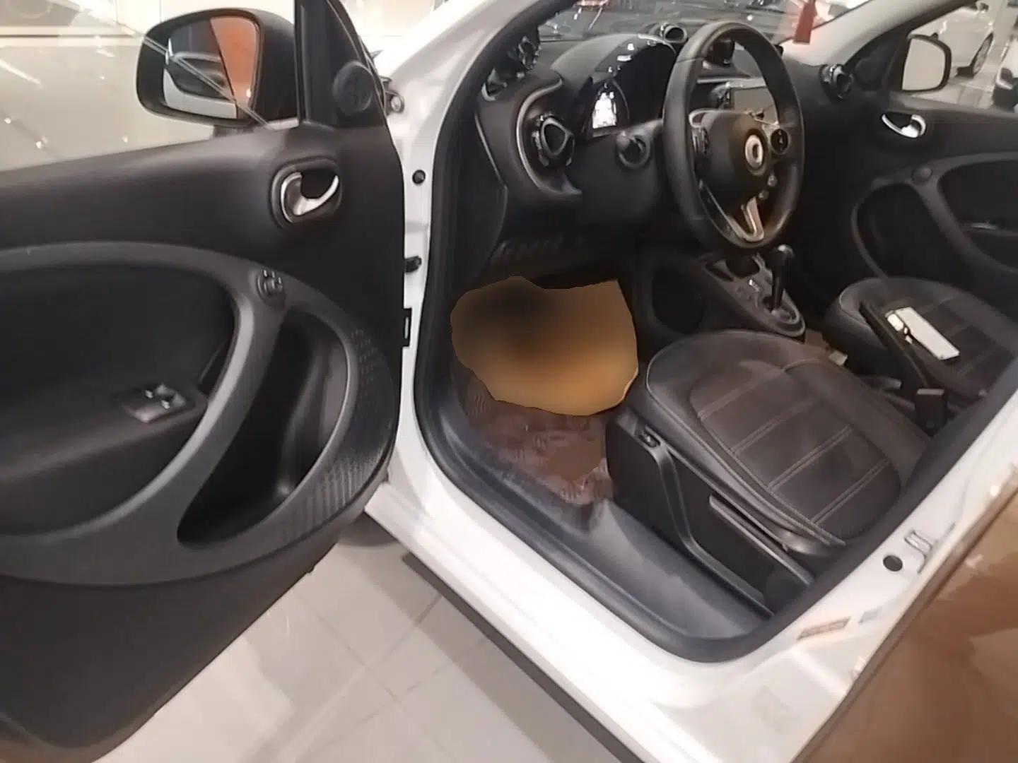 smart forfour 2016 0.9T 66 kW Pioneer Edition — миниатюра 18