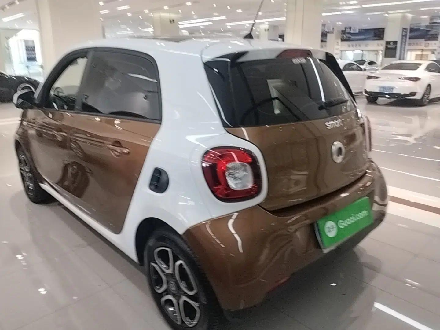 smart forfour 2016 0.9T 66 kW Pioneer Edition — миниатюра 4