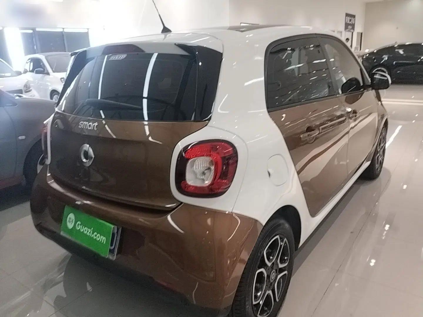 smart forfour 2016 0.9T 66 kW Pioneer Edition — миниатюра 6