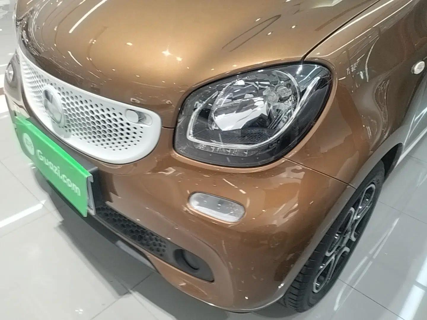 smart forfour 2016 0.9T 66 kW Pioneer Edition — миниатюра 8