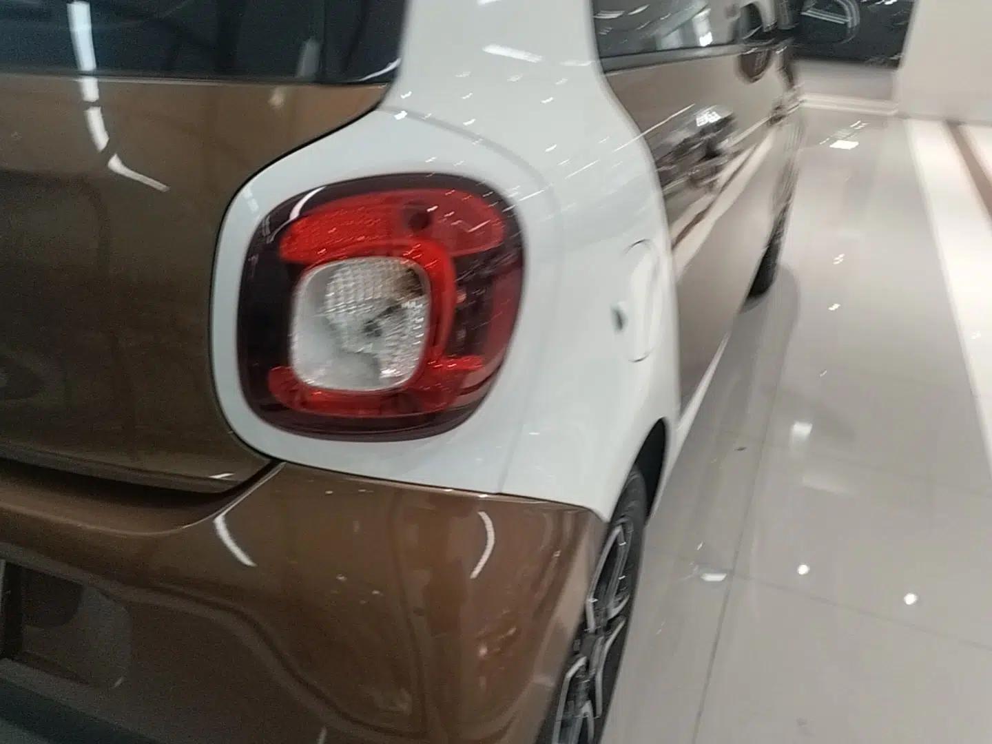 smart forfour 2016 0.9T 66 kW Pioneer Edition — миниатюра 9