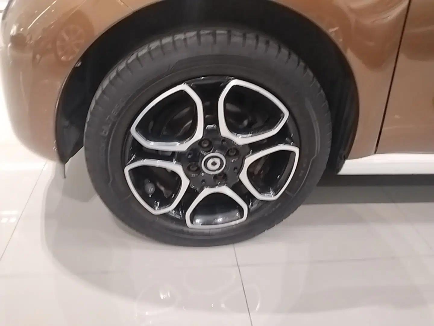 smart forfour 2016 0.9T 66 kW Pioneer Edition — миниатюра 10