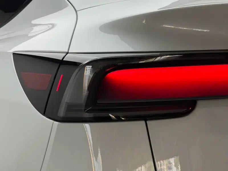 Model Y 2025 Rear-Wheel Drive — миниатюра 13