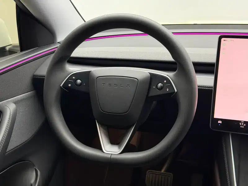 Model Y 2025 Rear-Wheel Drive — миниатюра 16