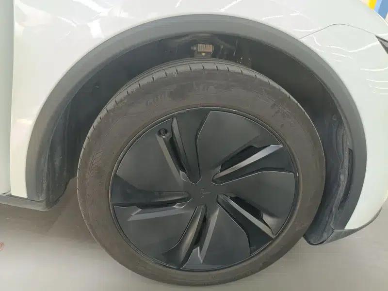 Model Y 2025 Rear-Wheel Drive — миниатюра 22