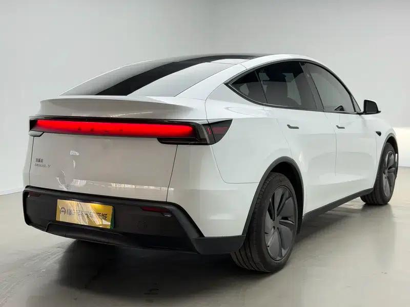 Model Y 2025 Rear-Wheel Drive — миниатюра 7