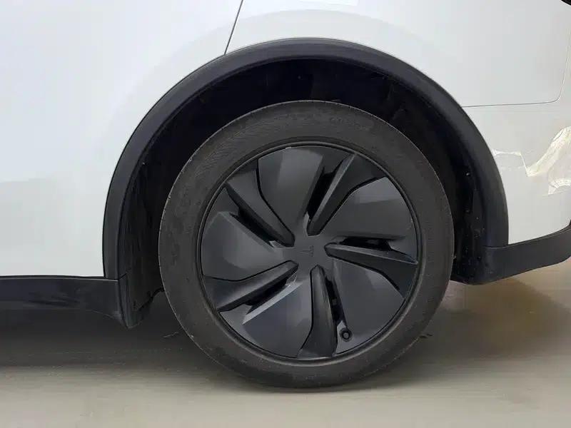 Model Y 2025 Rear-Wheel Drive — миниатюра 9