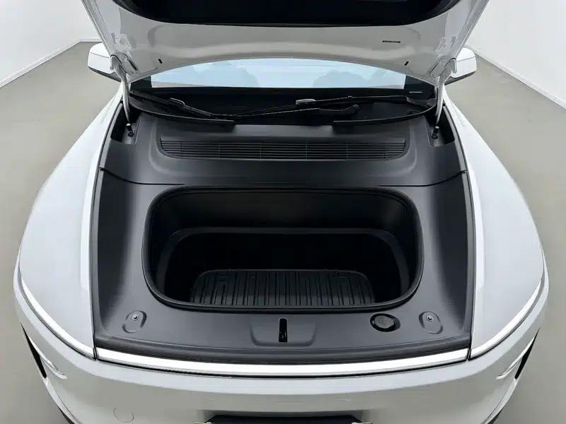 Model Y 2025 Rear-Wheel Drive — миниатюра 10