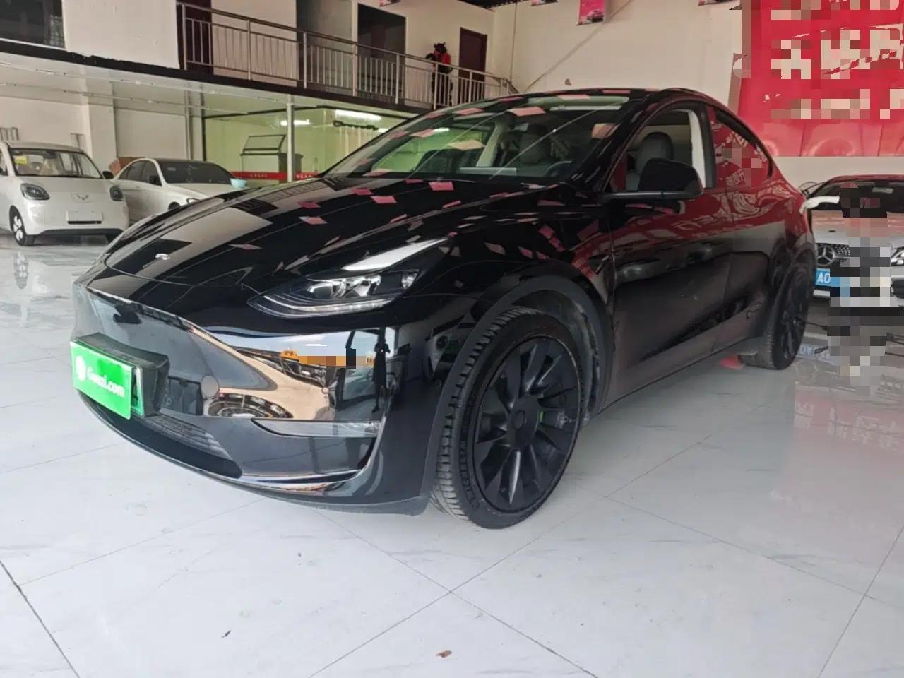 Tesla Model Y 2021 Long-Range All-Wheel-Drive Version — миниатюра 1