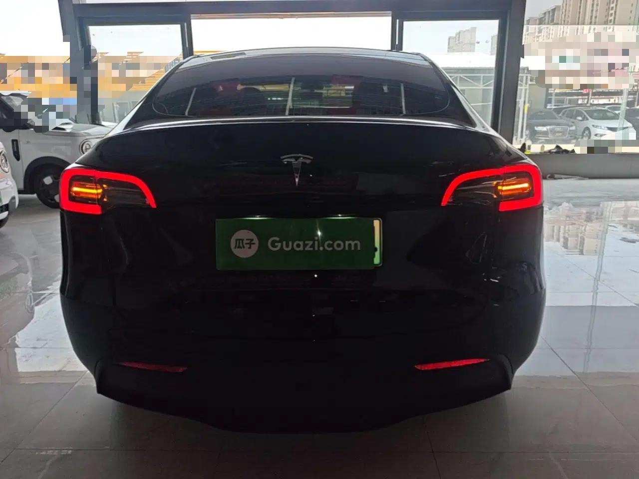 Tesla Model Y 2021 Long-Range All-Wheel-Drive Version — миниатюра 5