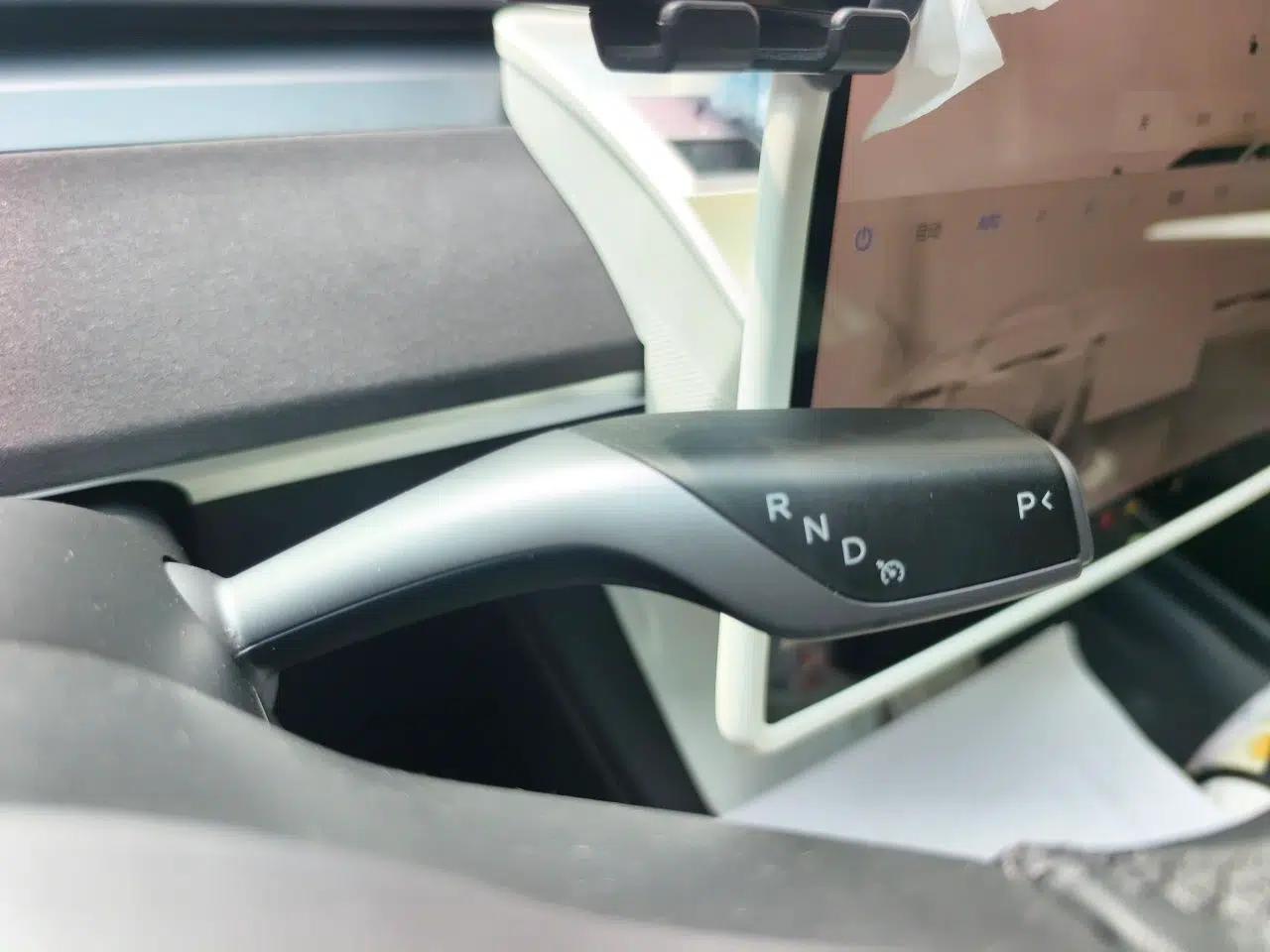 Tesla Model 3 2022 Rear-Wheel-Drive Version — миниатюра 14