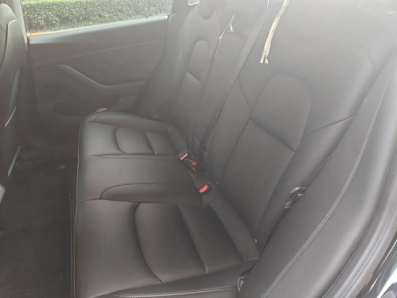 Tesla Model 3 2022 Rear-Wheel-Drive Version — миниатюра 17
