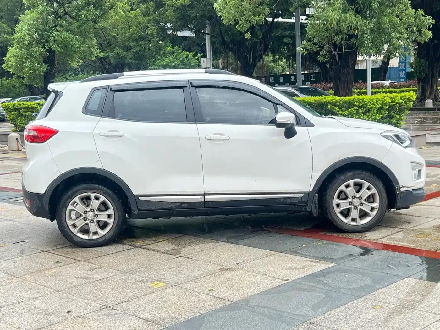 Changan CS15EV 2018 350e — миниатюра 7