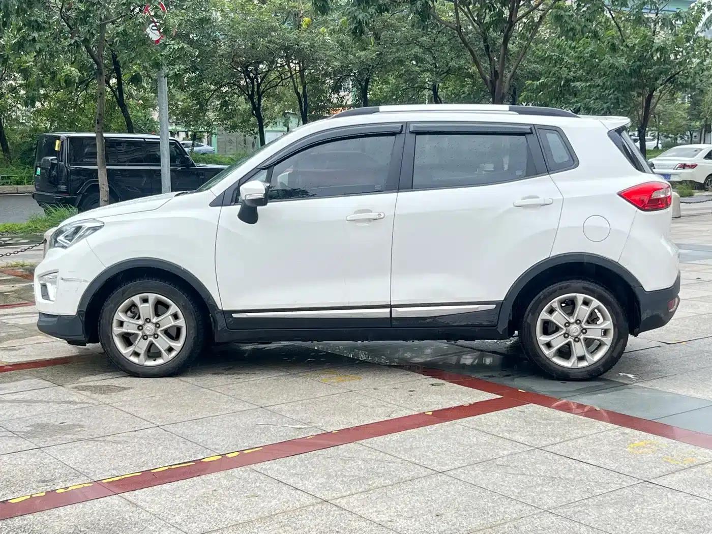 Changan CS15EV 2018 350e — миниатюра 8