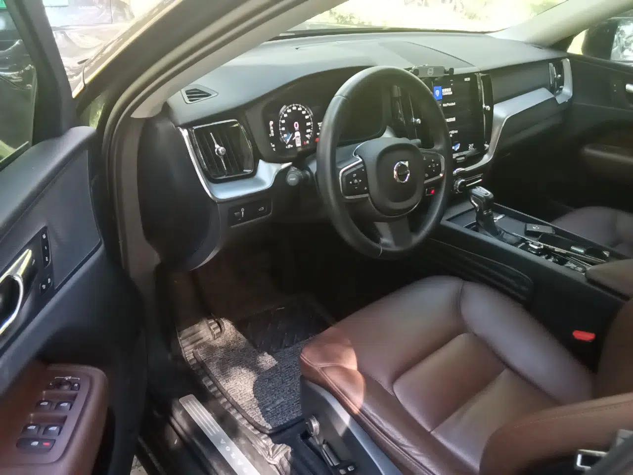 Volvo XC60 2018 T5 4x4 Zhiyi Edition — миниатюра 16
