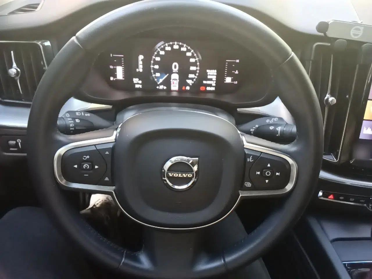 Volvo XC60 2018 T5 4x4 Zhiyi Edition — миниатюра 10