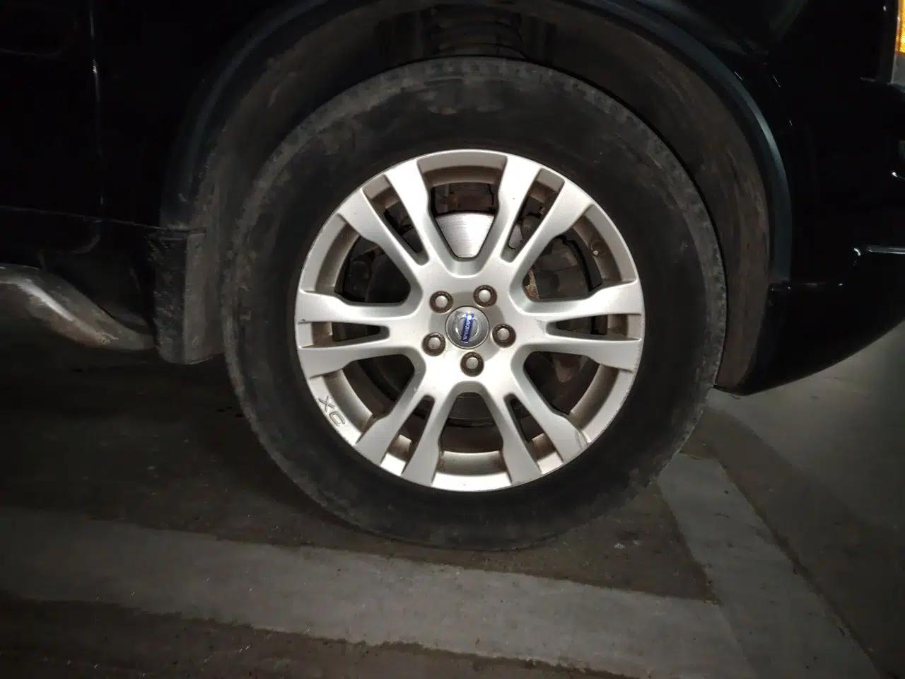 Volvo XC90 2013 2.5T T5 Luxury Upgrade Edition — миниатюра 8