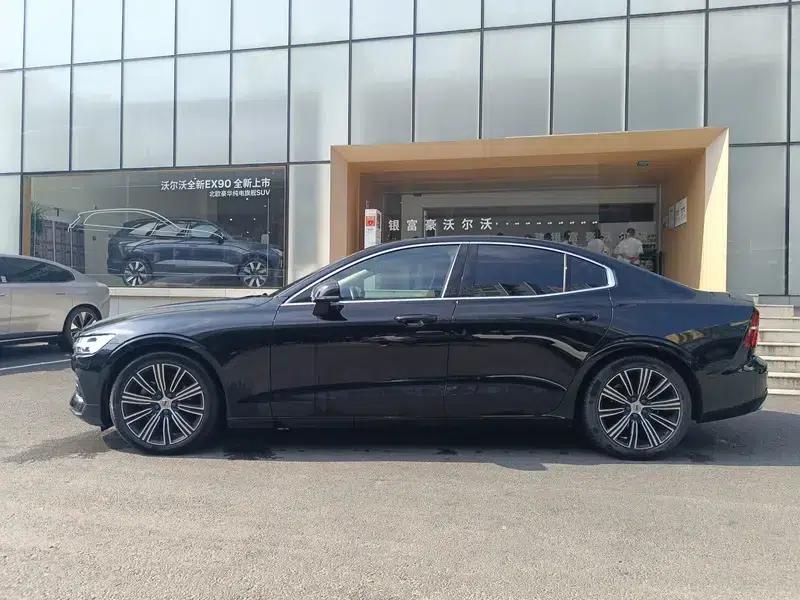 2020 Volvo S60 T4 Inscription Luxury Edition — миниатюра 4