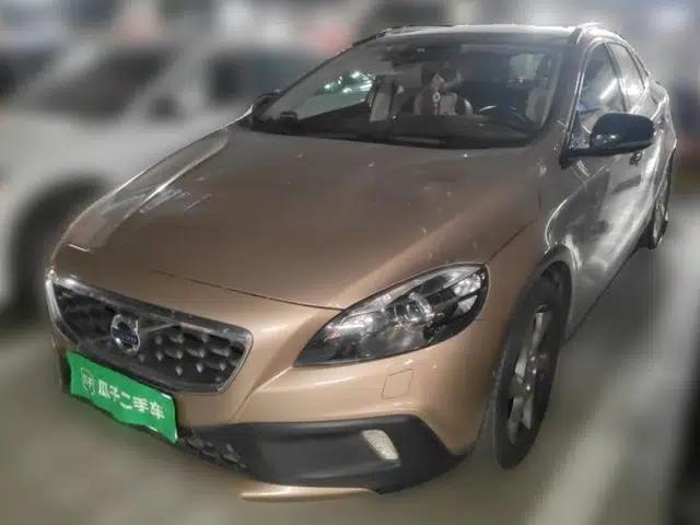 Volvo V40 2014 Cross Country T5 AWD Smart Luxury Edition