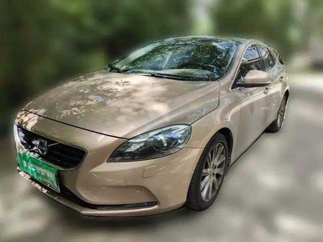 Volvo V40 2014 2.0T Zhiya Edition