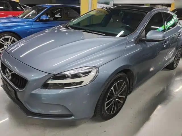 Volvo V40 2018 T3 Zhiyi Edition
