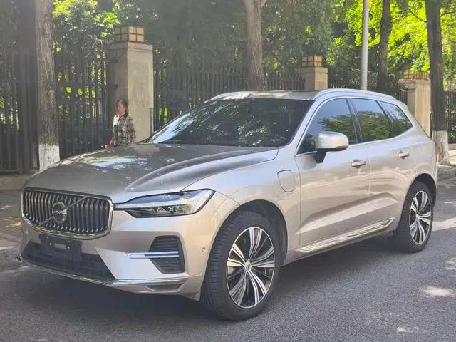 2023 Volvo XC60 PHEV T8 AWD Long Range Smart Luxury Edition